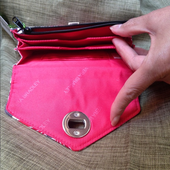 VB Your Turn Smartphone Wristlet in Cheery blossom - Picture 2 of 4